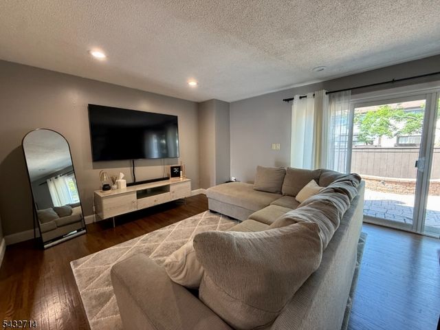 311 Tall Oak Ln, Hillsborough Twp., NJ 08844