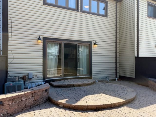 311 Tall Oak Ln, Hillsborough Twp., NJ 08844