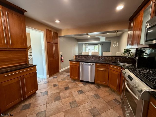 311 Tall Oak Ln, Hillsborough Twp., NJ 08844