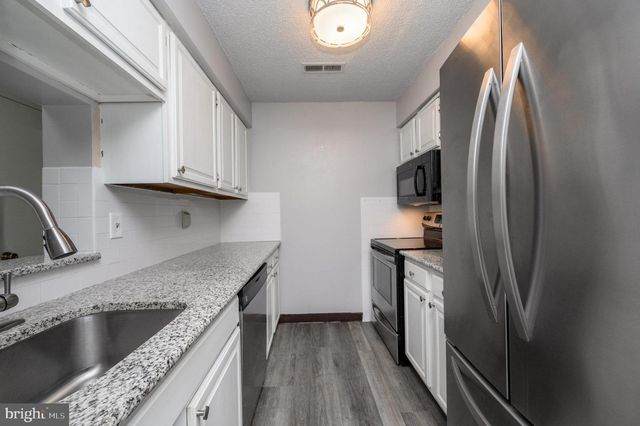 2316 RAVENS CREST DR, Plainsboro, NJ 08536