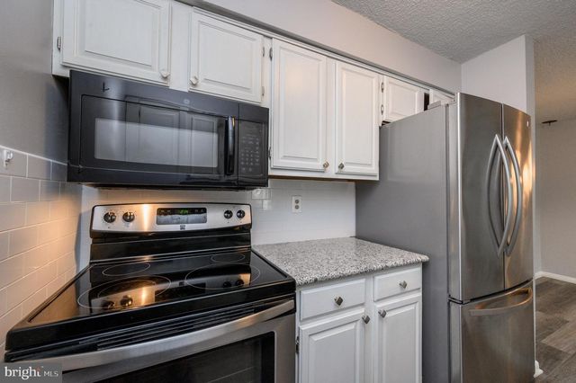 2316 RAVENS CREST DR, Plainsboro, NJ 08536