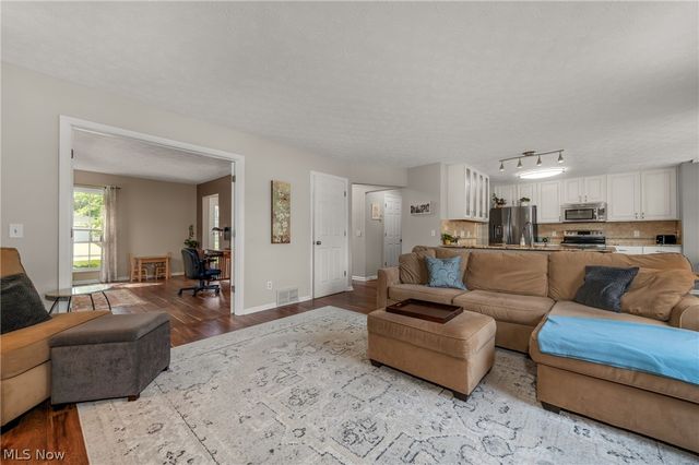 11952 Greyfriars Circle, North Royalton, OH 44133