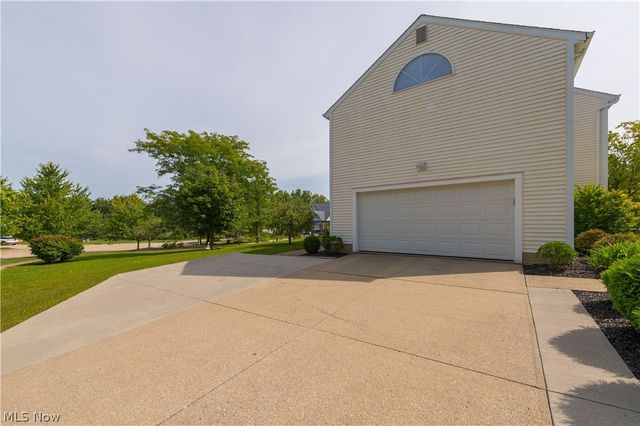 11952 Greyfriars Circle, North Royalton, OH 44133