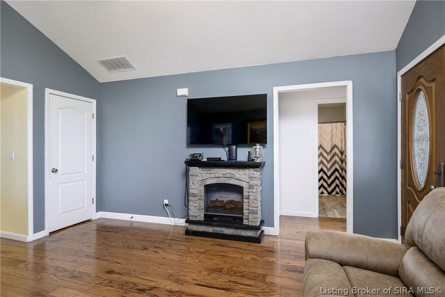 8408 Marion Martin Road, Charlestown, IN 47111