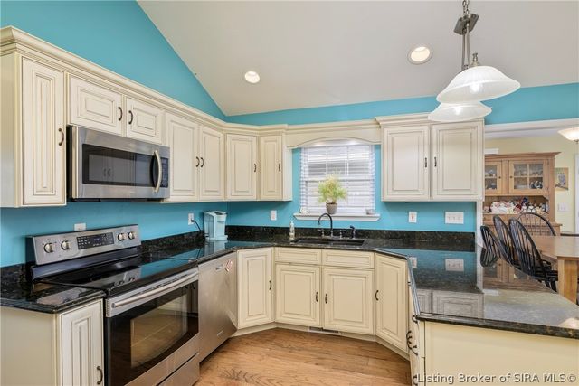 8408 Marion Martin Road, Charlestown, IN 47111