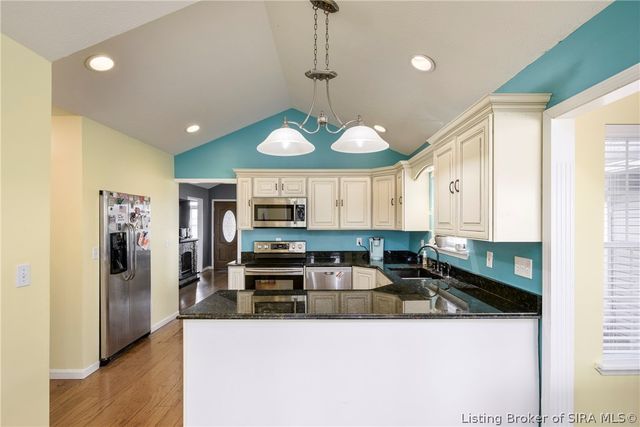 8408 Marion Martin Road, Charlestown, IN 47111