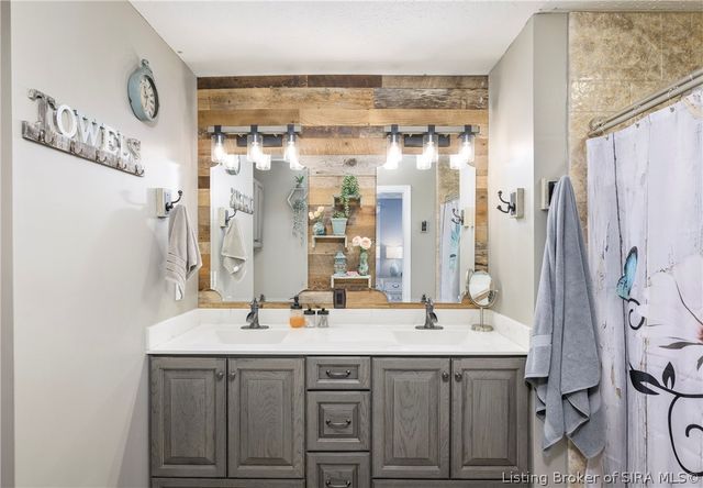 8408 Marion Martin Road, Charlestown, IN 47111