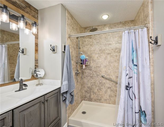 8408 Marion Martin Road, Charlestown, IN 47111