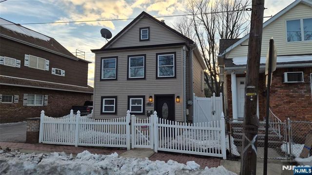 104 Wallington Avenue, Wallington, NJ 07057