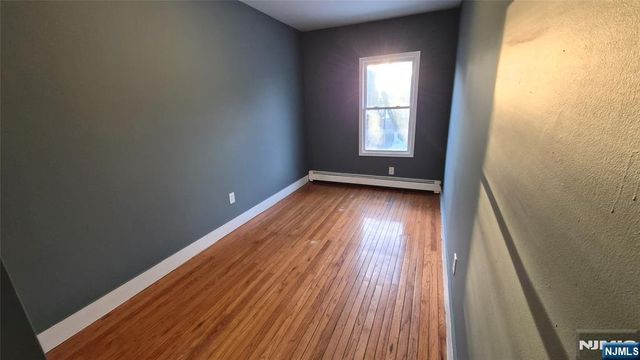 104 Wallington Avenue, Wallington, NJ 07057