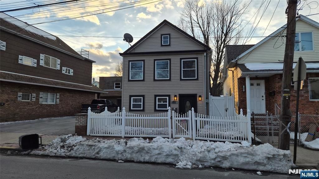 104 Wallington Avenue, Wallington, NJ 07057