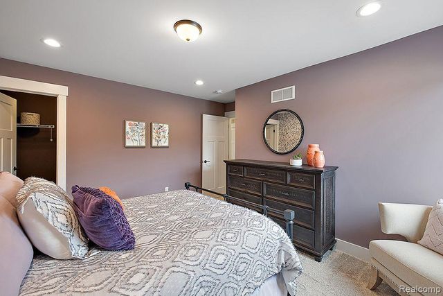 51572 Burgeon Drive, Macomb, MI 48042