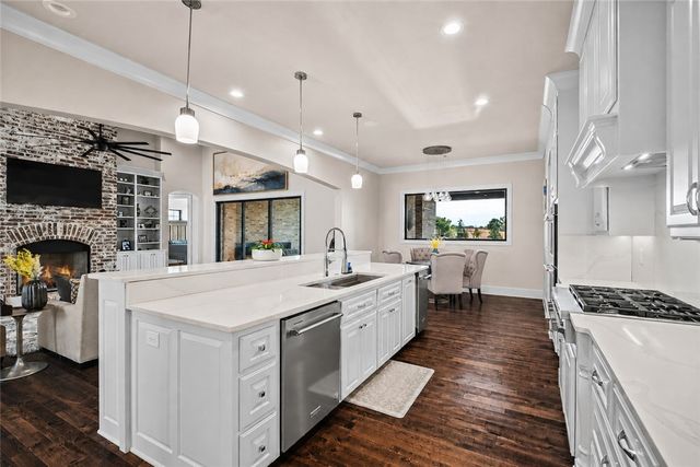 10794 SW Grand Summit Lane, Bentonville, AR 72713