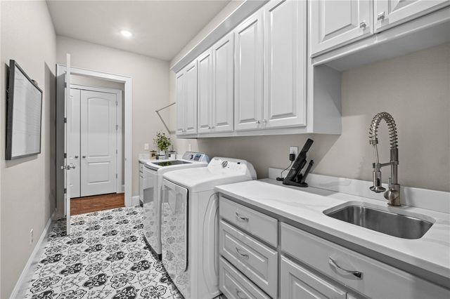 10794 SW Grand Summit Lane, Bentonville, AR 72713