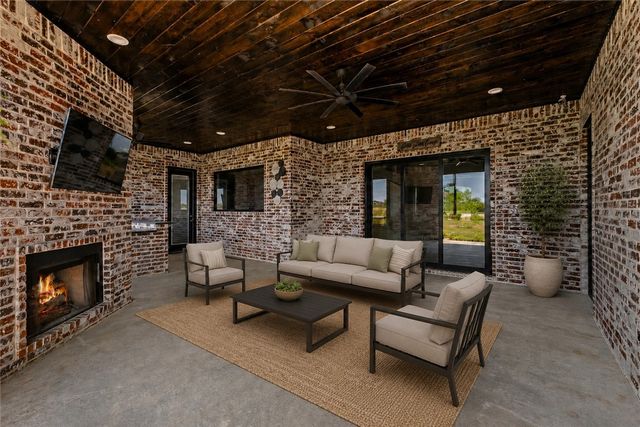 10794 SW Grand Summit Lane, Bentonville, AR 72713