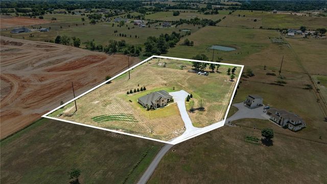 10794 SW Grand Summit Lane, Bentonville, AR 72713