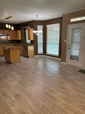 1826 Meadow Crest Drive, Grapevine, TX 76051