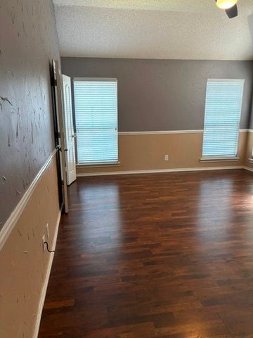 1826 Meadow Crest Drive, Grapevine, TX 76051