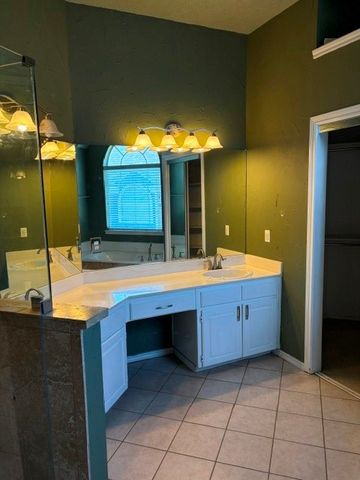 1826 Meadow Crest Drive, Grapevine, TX 76051