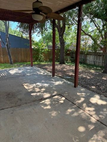 1826 Meadow Crest Drive, Grapevine, TX 76051