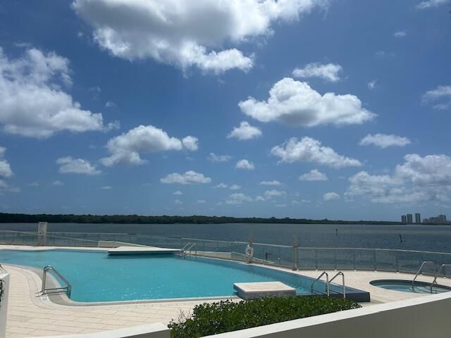 100 Lakeshore Drive 856, North Palm Beach, FL 33408