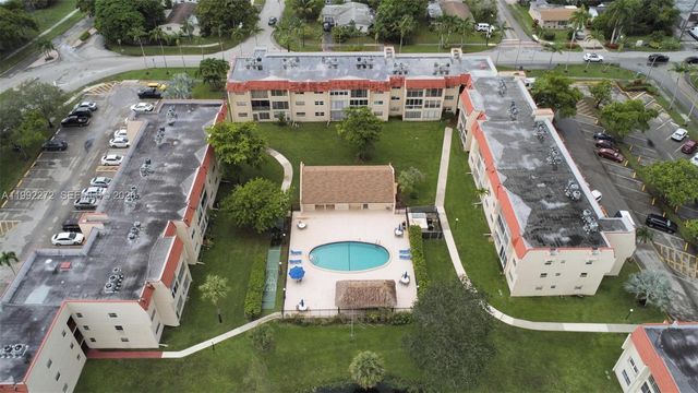 2651 E Sunrise Lakes Drive 104, Sunrise, FL 33322