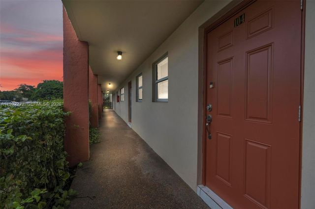 2651 E Sunrise Lakes Drive 104, Sunrise, FL 33322