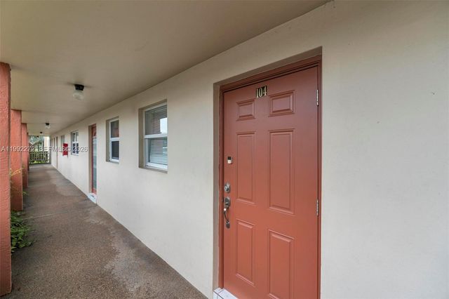 2651 E Sunrise Lakes Drive 104, Sunrise, FL 33322