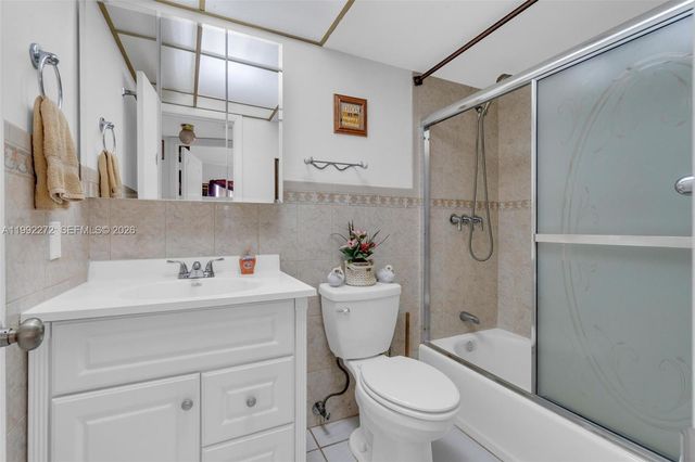 2651 E Sunrise Lakes Drive 104, Sunrise, FL 33322