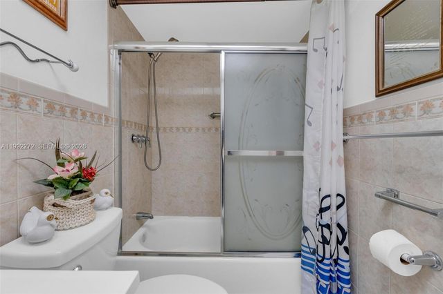 2651 E Sunrise Lakes Drive 104, Sunrise, FL 33322