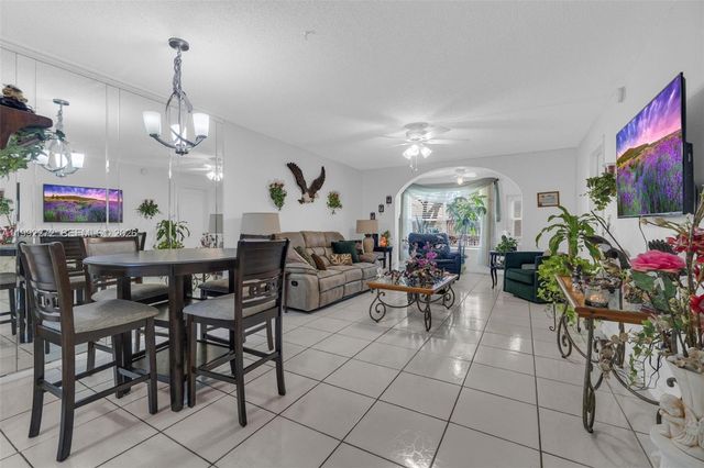 2651 E Sunrise Lakes Drive 104, Sunrise, FL 33322