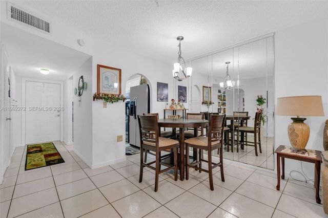 2651 E Sunrise Lakes Drive 104, Sunrise, FL 33322