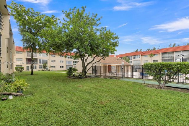 2651 E Sunrise Lakes Drive 104, Sunrise, FL 33322