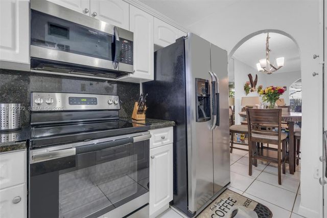 2651 E Sunrise Lakes Drive 104, Sunrise, FL 33322