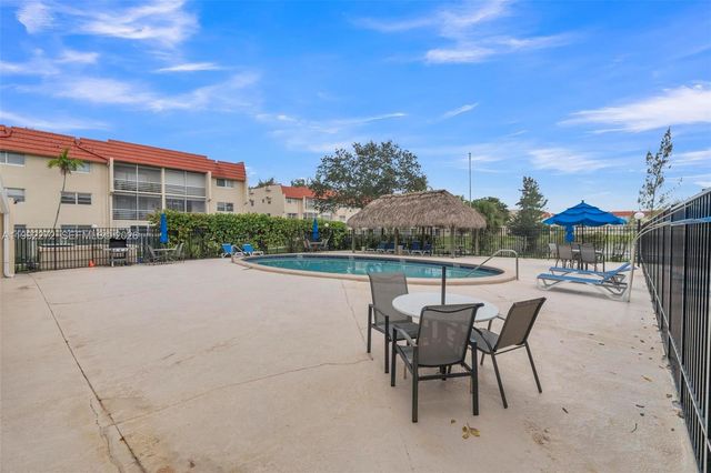 2651 E Sunrise Lakes Drive 104, Sunrise, FL 33322