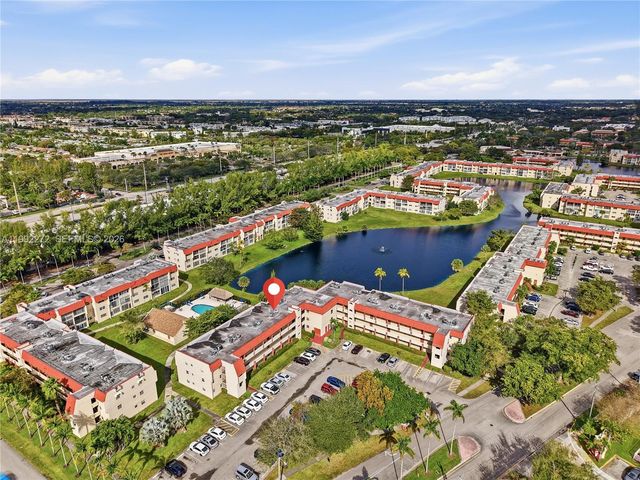 2651 E Sunrise Lakes Drive 104, Sunrise, FL 33322