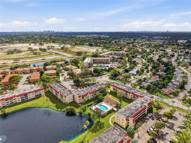 2651 E Sunrise Lakes Drive 104, Sunrise, FL 33322