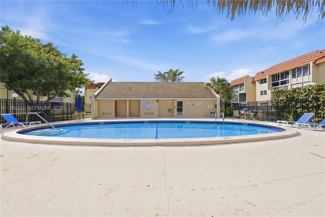 2651 E Sunrise Lakes Drive 104, Sunrise, FL 33322