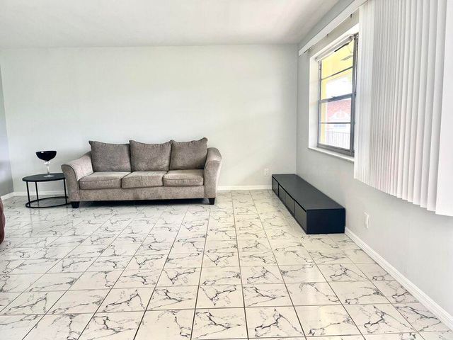 216 N Federal Highway 6, Lake Worth Beach, FL 33460