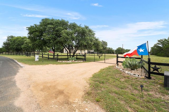 140 Shin Oak LN, Liberty Hill, TX 78642