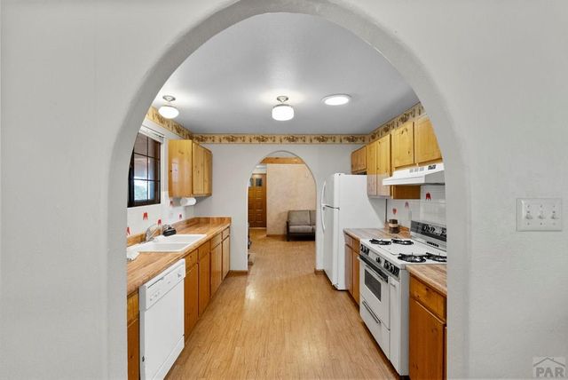 537 S Chimazo Dr, Pueblo West, CO 81007