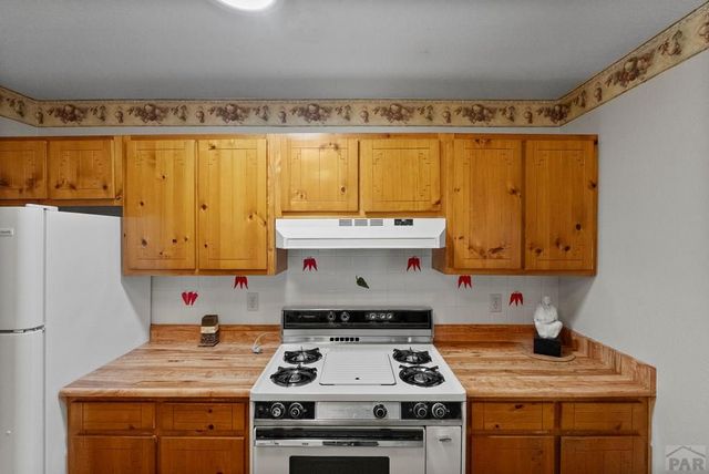 537 S Chimazo Dr, Pueblo West, CO 81007
