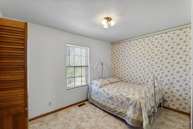 537 S Chimazo Dr, Pueblo West, CO 81007