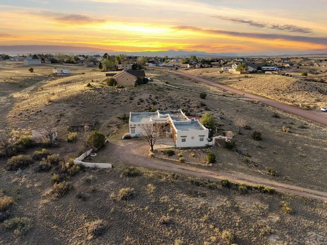 537 S Chimazo Dr, Pueblo West, CO 81007