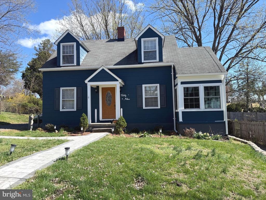 69 MOFFETT AVE, Warrenton, VA 20186