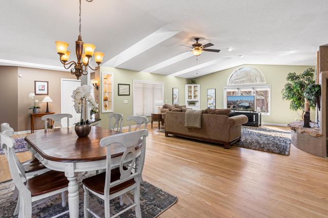 6859 Yuma Drive, Chanhassen, MN 55317