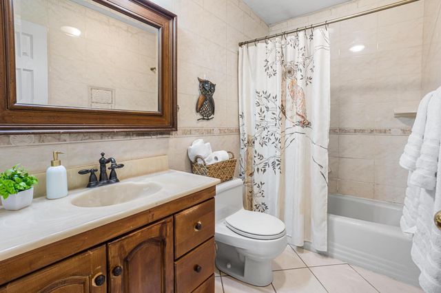 6859 Yuma Drive, Chanhassen, MN 55317