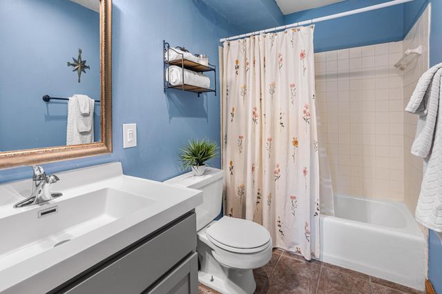 6859 Yuma Drive, Chanhassen, MN 55317