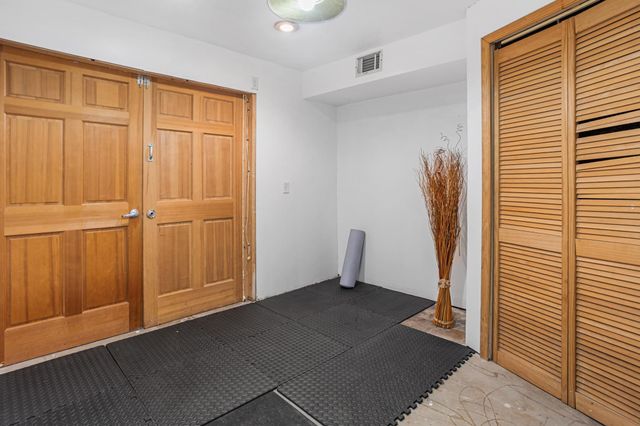 6859 Yuma Drive, Chanhassen, MN 55317