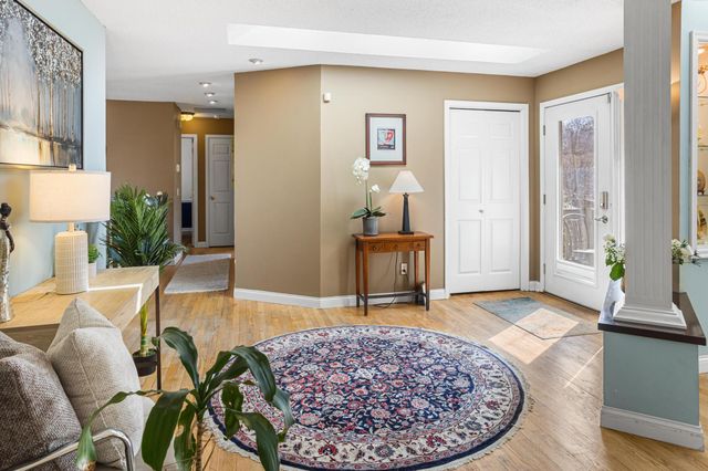 6859 Yuma Drive, Chanhassen, MN 55317